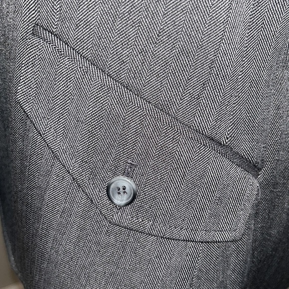 Gorgeous Tahari Blazer Size 10 - Picture 3 of 6